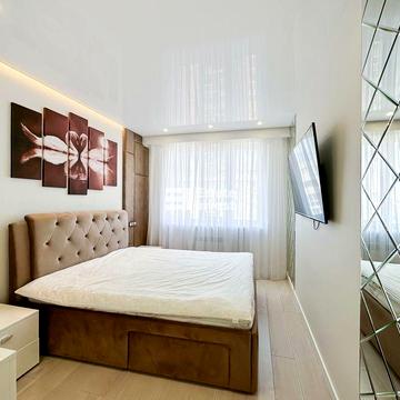 Продам 3 кімн. двоповерхову квартиру на пров. Садовий, 15.