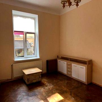 Продаю одно кімнатну квартиру в центрі Івано-Франківська поруч Ратуші