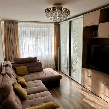 Здається в оренду трикімнатна квартира.  Відрадний. Євроремонт.