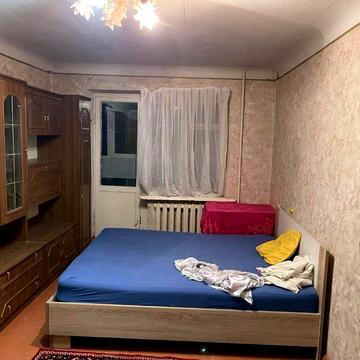 Ул.Решетиловская 2 ком.кв. 3этаж