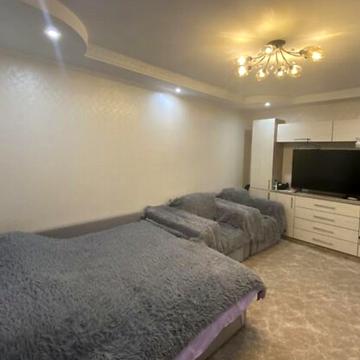 Олега Антонова вул. (Карла Маркса), 42