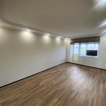 Однокімнатна квартира з новим ремонтом, центр міста