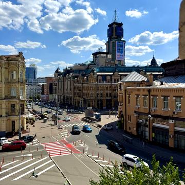 Бессарабська пл., 7-А