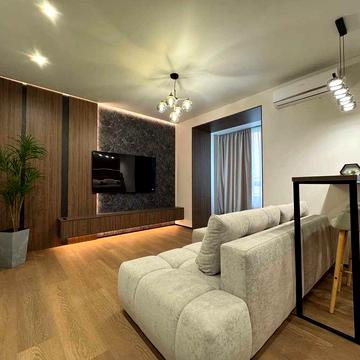 Елітна трикімнатна квартира на березі міського озера