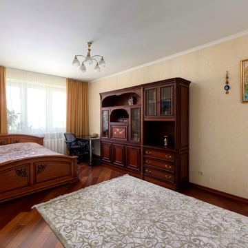 Старонаводницька вул., 8-А