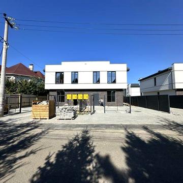 Дуплекс від власника біля лісу