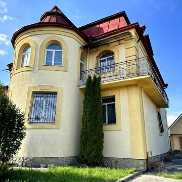 Продаж комплексу з будинків