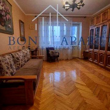 Продаж просторої 3 к квартири в центрі, вул. Верхня б.3