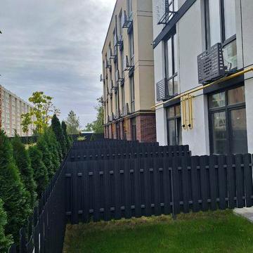 Квартира з двориком
