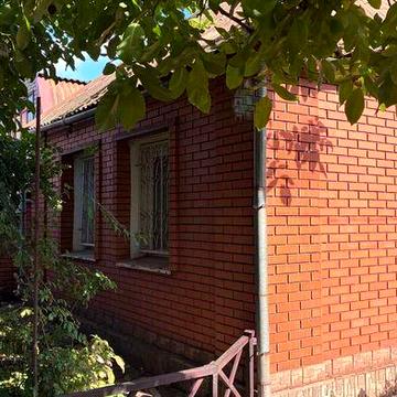 Будинок із земельною ділянкою в Центрально міському районі