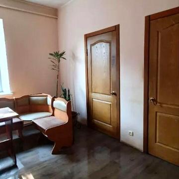 Продаж 4к Дім Геологів вулиця
