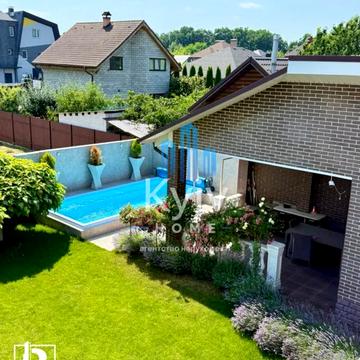 Стрітенська вул.