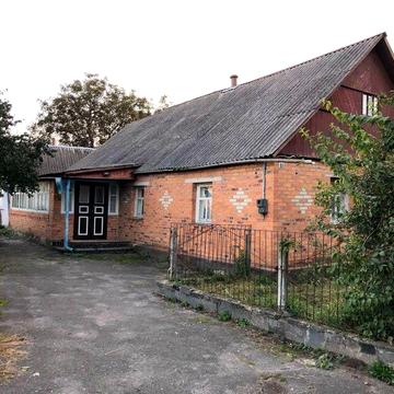 Продається будинок в центрі Черняхова