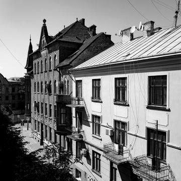 2х кім. люкс в румунський дім вул. Сіді Таль в Чернівцях біля театру