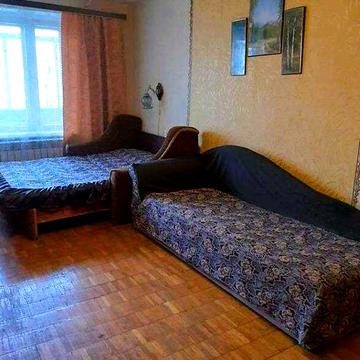 Світла 2-кімнатна 44 кв. м по вул. Авіаконструктора Антонова