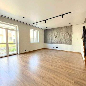 Таунхаус з євроремонтом по ВИГІДНІЙ ЦІНІ!