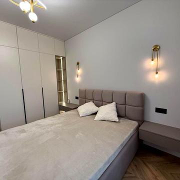 Августина Волошина вул., 2