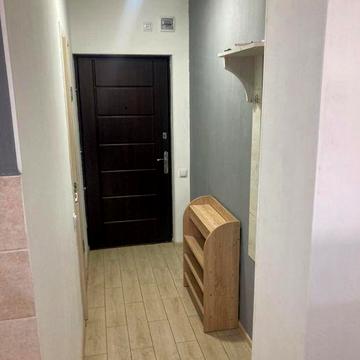 Слам квартира студія біля метро Захисників україни