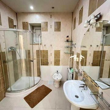 Сдам 2х комн квартиру в самом центре Харькова м. Ярослава Мудрого