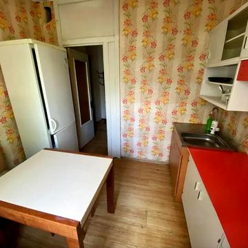 Василя Симоненка вул., 24