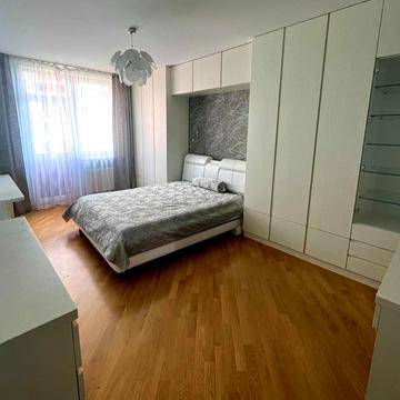 Юлії Здановської вул. (Ломоносова), 73-Ж