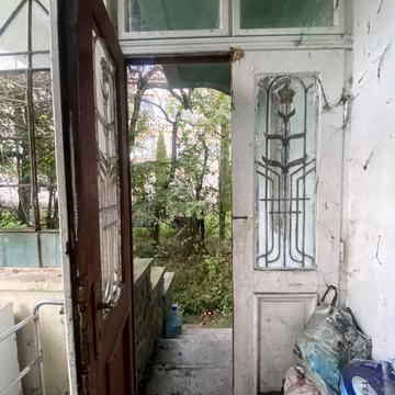 Залізнична, 8