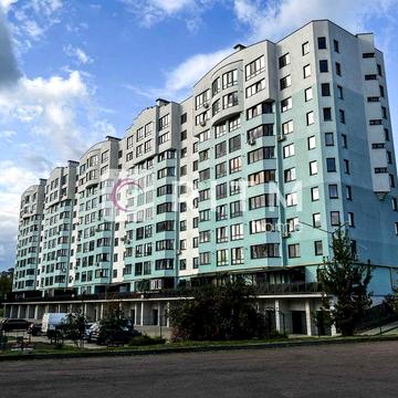 Продається простора квартира в ЖК «Над рікою» на першому поверсі.