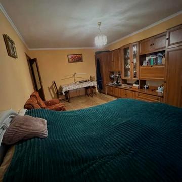 Героїв Майдану вул. (Червоноармійська), 85