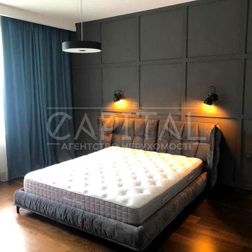 Продаж 3к квартири 131м2, вул. Василя Тютюнника 5в