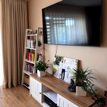 Університетська вул., 25