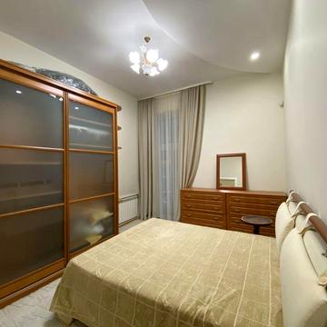 3-к вул. Січових Стрільців, 10 (Артема)  Яр Вал, Золоті Ворота, Центр