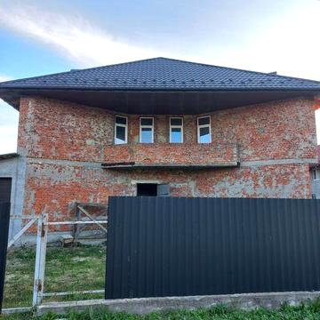 Продам  новий недобудованний будинок на Довжку