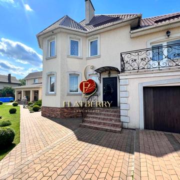 Берегова вул., 1