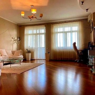 3-кім Євгена Коновальця (Щорса), 36-Б Печерський р-н, ст.м Печерська