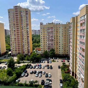 Максимовича 7а. Метро Васильківська.