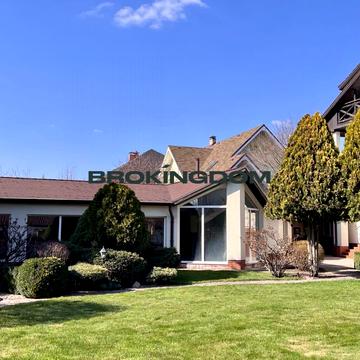 Кільцева вул., 12