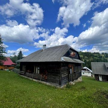 Продаж будинку в горах