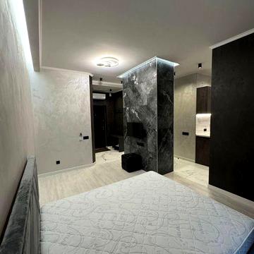 Уютная студия с дизайнерским ремонтом в ЖК «Грани»