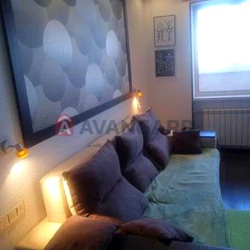 Простора 3-кімнатна квартира біля метро Теремки!