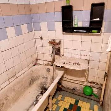 Вул. Райдужна, 3-кімнатна, біля озера.