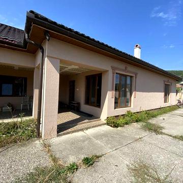 Продам будинок у передмісті Берегова