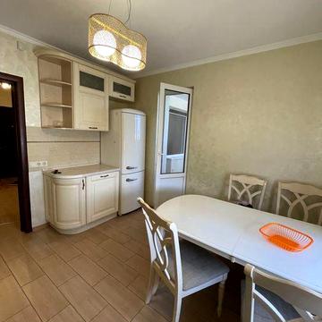 Троєщина, Закревського, 95-г, чудова 2к.кв. 70м, велика лоджія