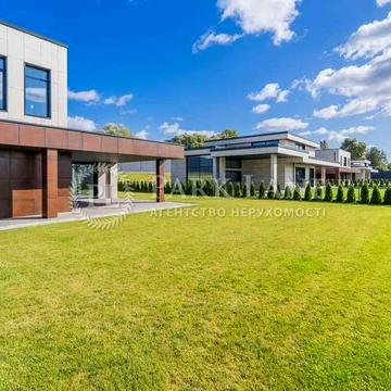 Продажа дома в Козине. 300м2. 11 соток. 5 комнат. Без ремонта.