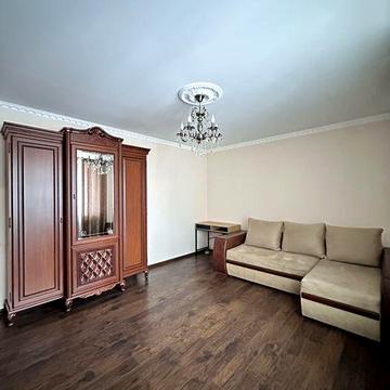 Здаю в довгострокову оренду 1-кімнатну простору квартиру 51 кв.м