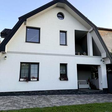 Будинок, напівособняк в центрі міста