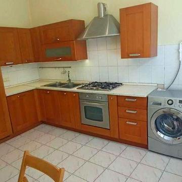 Продаж  квартири О. Кониського 35-а ( Тургенівська), центр міста.