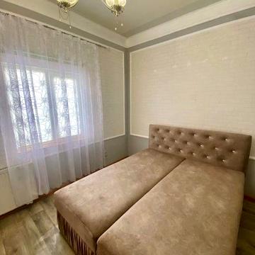 Здам в оренду 2 кімнатну квартиру в центрі.