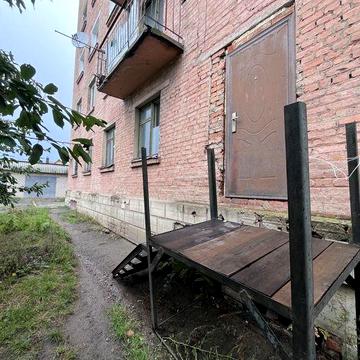 Продам квартиру перший поверх, окремий вхід (+торг)