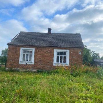Продаємо участок 40 с. з цегляним будинком