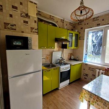 2 кімн Центр Міськ район вул.Кривбасівська з меблями і технікою